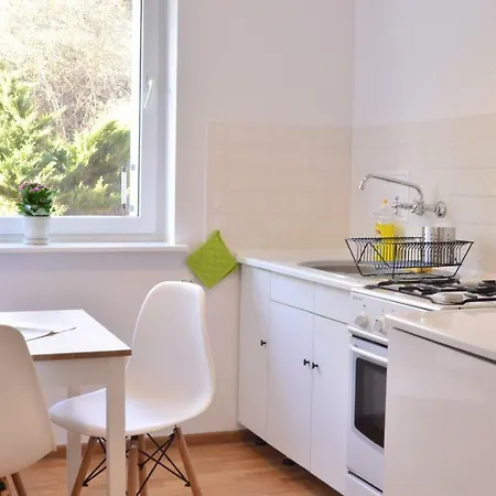 Private Near The Centre *