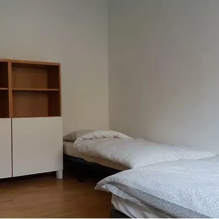 Private Near The Centre