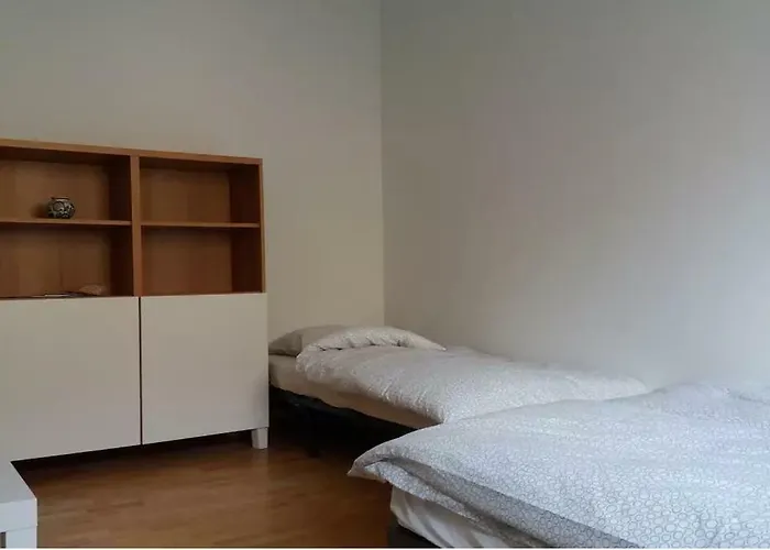 Private Near The Centre