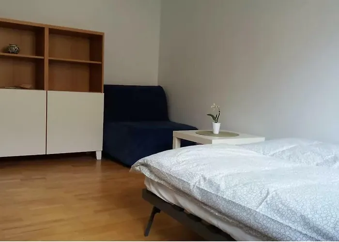 Апартаменты Private Near The Centre